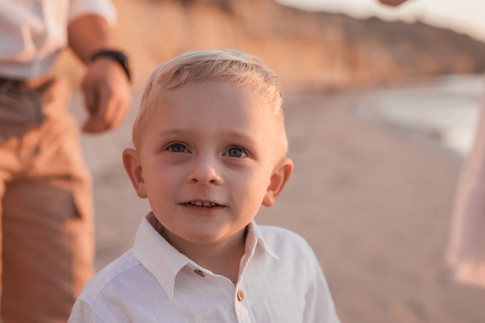 Natural light family photograph by Amy Parkes, Victor Harbor & the Fleurieu Peninsula